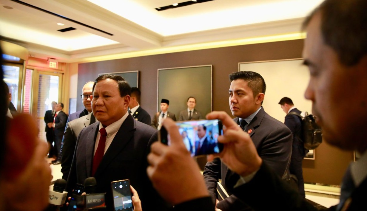 Presiden Prabowo menyampaikan keterangannya kepada awak media usai pertemuannya dengan Menteri Pertahanan Amerika Serikat, Lloyd Austin pada Rabu, 13 November 2024 di Washington DC, Amerika Serikat. Foto: BPMI Setpres/Aldoni