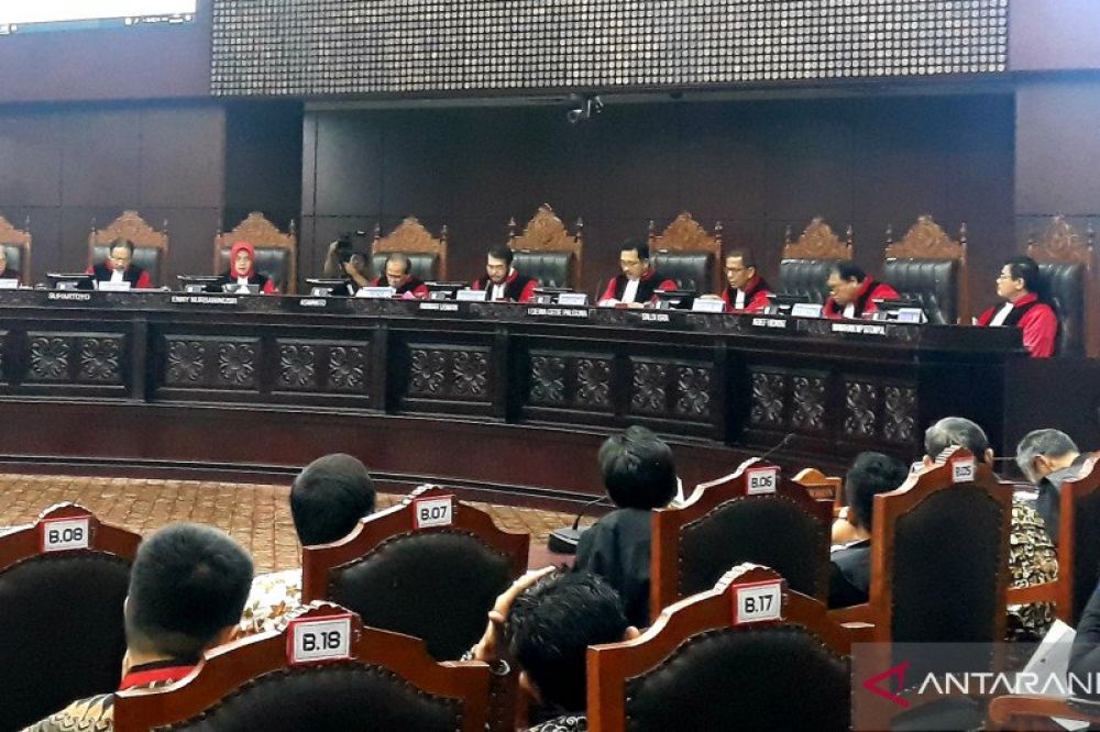 MK Tolak Honorer Diangkat jadi PNS