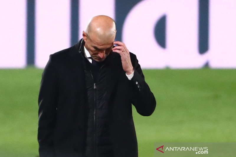 Pelatih Real Madrid Zinedine Zidane. REUTERS/Javier Barbancho (.)


