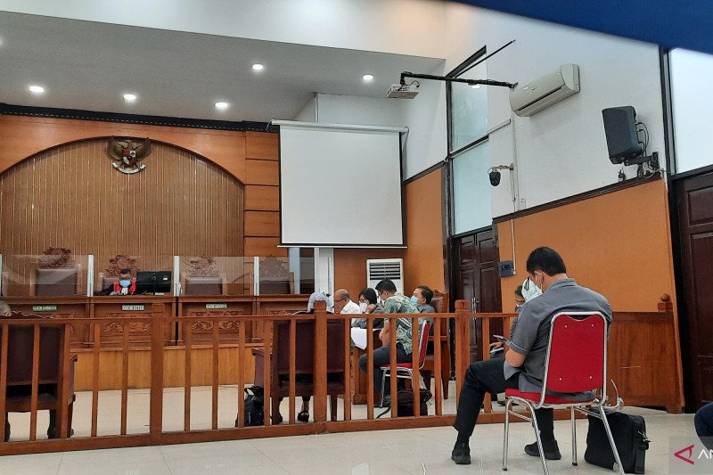 Pengadilan Negeri Jakarta Selatan kembali menggelar sidang praperadilan Rizieq Shihab dengan agenda mendengarkan tanggapan Polda Metro Jaya, Selasa (5/1/20201) (ANTARA/Laily Rahmawaty)

