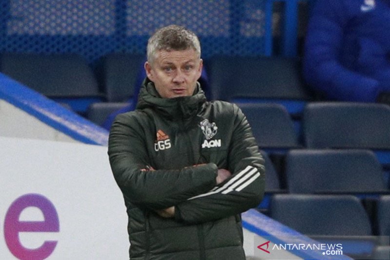 Manajer Manchester United Ole Gunnar Solskjaer saat mendampingi timnya menghadapi Chelsea dalam lanjutan Liga Inggris di Stadion Stamford Bridge, London, Inggris, Minggu (28/2/2021) waktu setempat. (ANTARA/REUTERS/POOL/Ian Walton)

