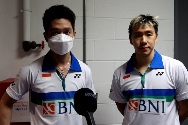 Ganda putra Kevin Sanjaya Sukamuljo/Marcus Fernaldi Gideon melalui babak pertama All England 2021 dengan menyingkirkan wakil tuan rumah Matthew Clare/Ethan Van Leeuwen dengan rubber game 21-12, 19-21, 21-9 di Utilita Arena Birmingham, Rabu. (dokumentasi P