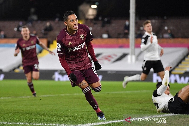 Penyerang Leeds United Raphinha merayakan golnya ke gawang Fulham dalam lanjutan Liga Inggris di Stadion Craven Cottage, London, Inggris, Jumat (19/3/2021) waktu setempat. (ANTARA/REUTERS/POOL/Justin Setterfield)

