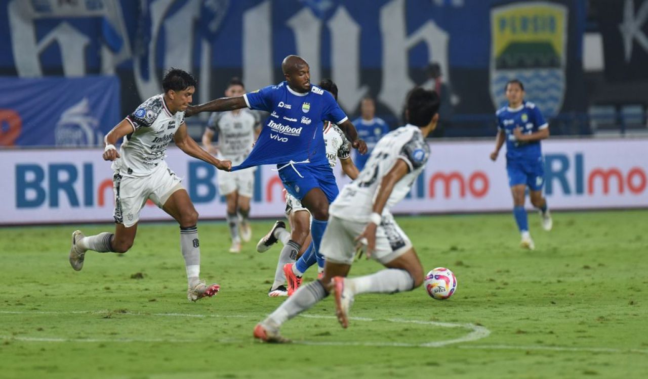Kembali dari Cedera, Kastaneer Bawa Harapan Baru untuk Lini Depan PERSIB
