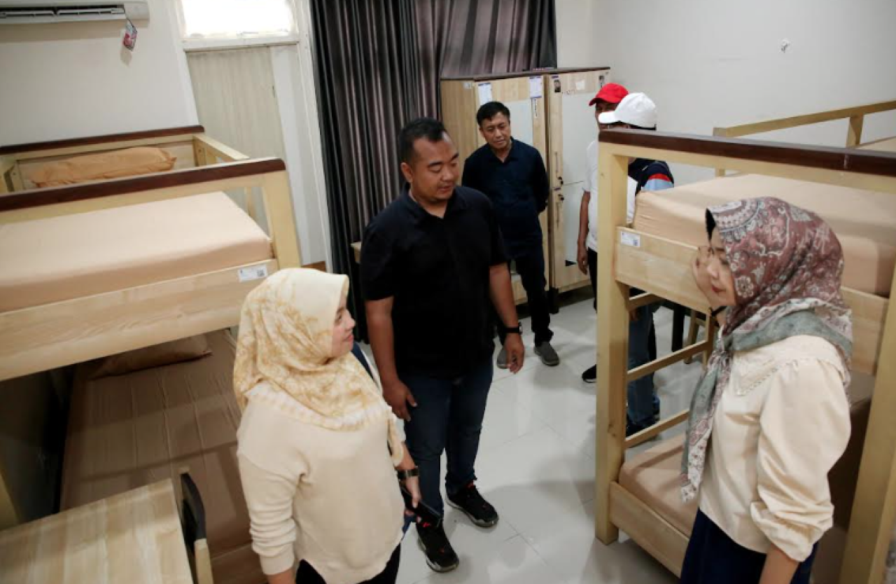 Pemkot Surabaya mengembangkan empat jenjang pendidikan berbasis Sekolah Rakyat, mulai dari tingkat dasar hingga perguruan tinggi