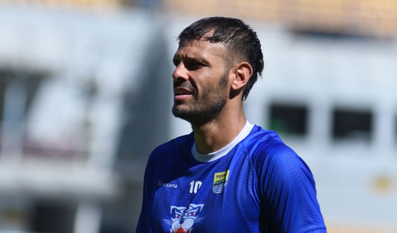 Tyronne del Pino: Mesin Gol PERSIB yang Tak Gila Gol, Hanya Ingin Juara