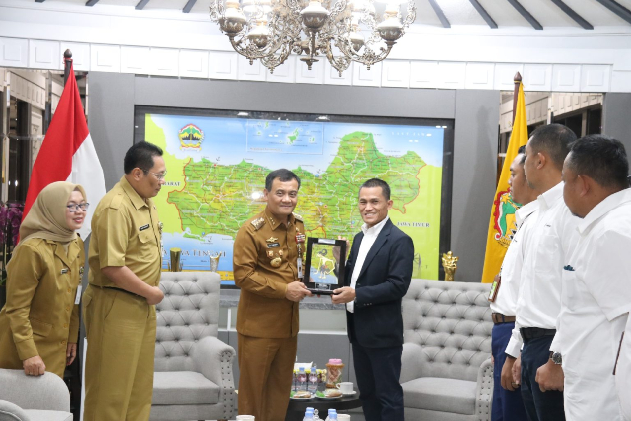 Gubernur Jawa Tengah Ahmad Luthfi dalam pertemuan dengan jajaran Pertamina Patra Niaga, Senin (19/5/2025)