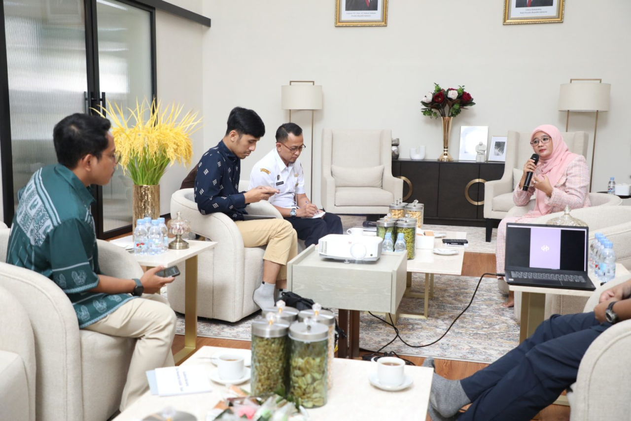 Bunda Literasi Provinsi Jawa Tengah Nawal Arafah saat menerima audiensi BBPMP, di Rumah Dinas Wagub Jateng, Jalan Rinjani Kota Semarang, Rabu (7/5/2025).