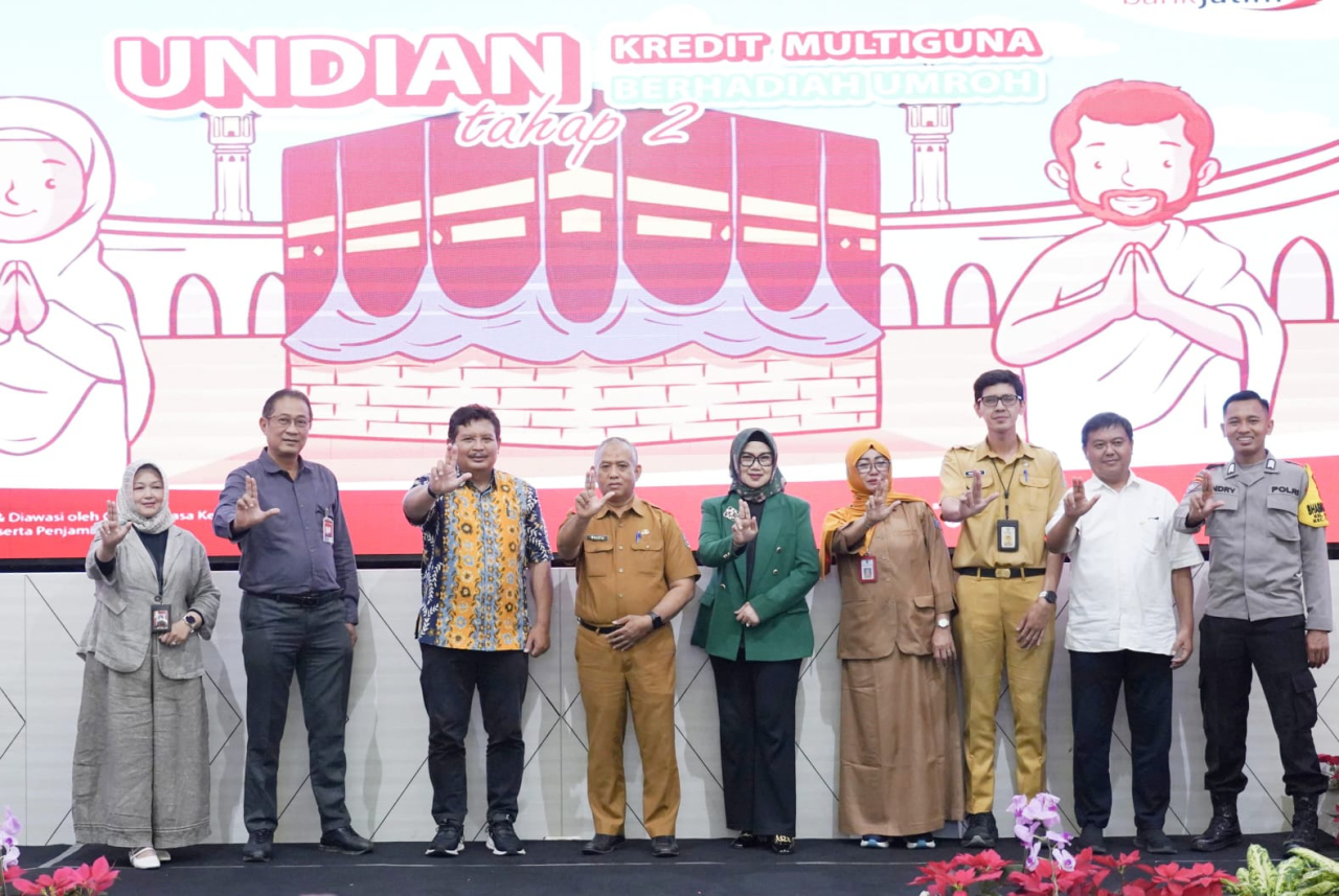 PT Bank Pembangunan Daerah Jawa Timur Tbk (bankjatim) telah melaksanakan kegiatan Pengundian Kredit Multiguna Berhadiah Umroh Tahun 2025 Tahap 2 pada hari Selasa (06/05).
