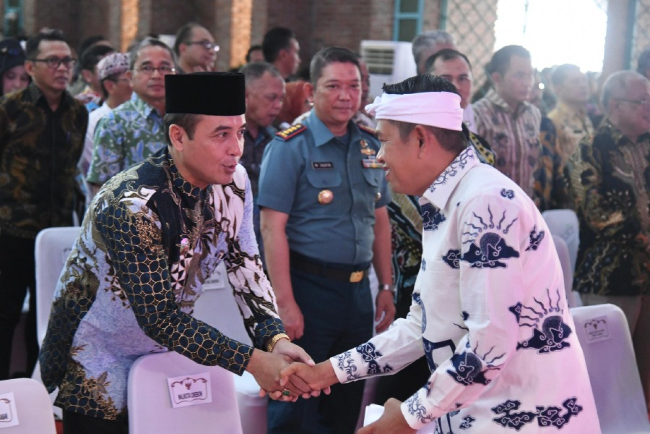 Gubernur Jawa Barat, Dedi Mulyadi saat Musyawarah Perencanaan Pembangunan (Musrenbang) Provinsi yang digelar di Gedung Negara Cirebon, Rabu (7/5/2025)