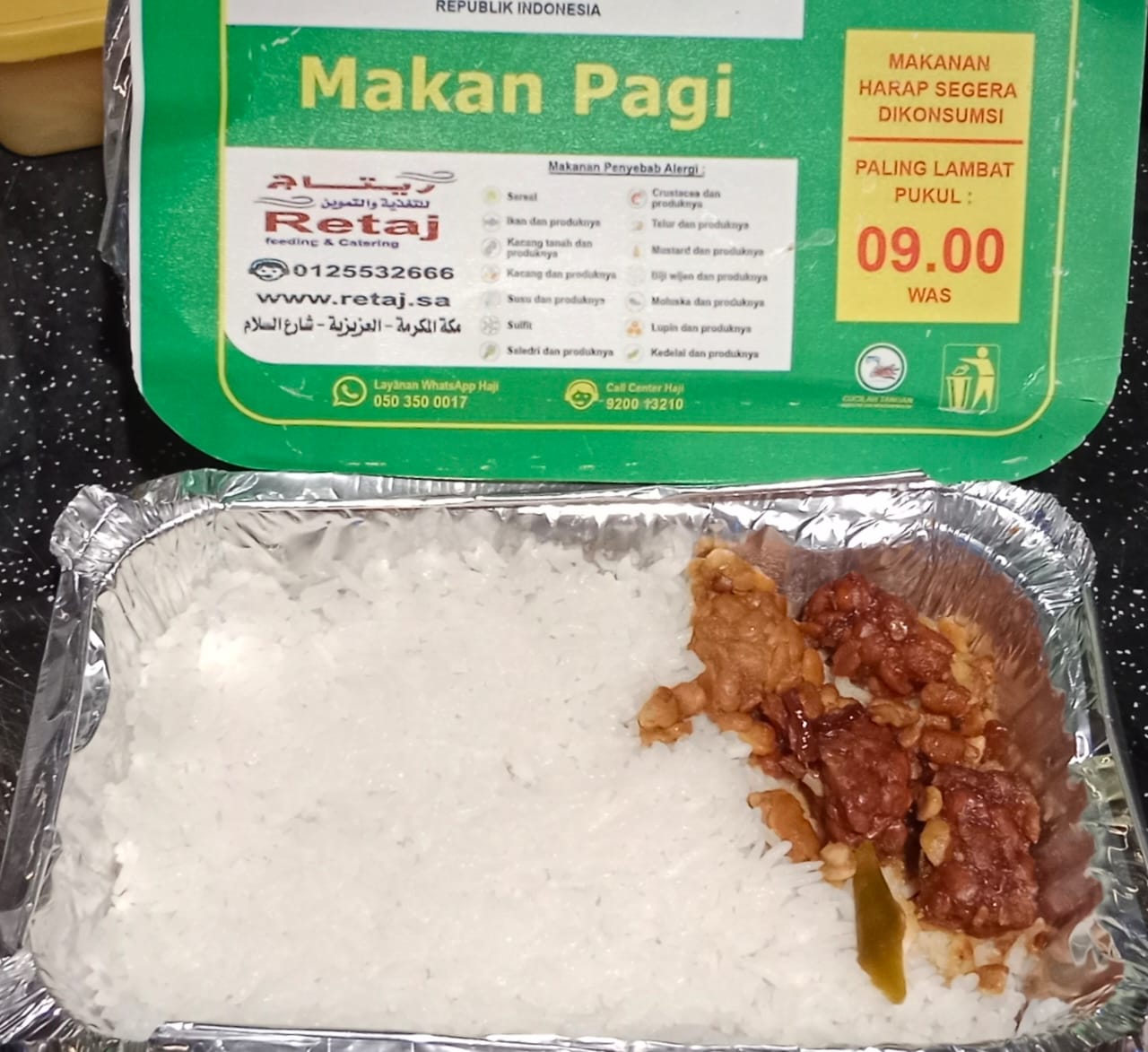Cuaca di Tanah Suci tahun ini mencapai level ekstrem. Oleh karena itu, makan yang cukup dan bergizi serta menjaga hidrasi tubuh menjadi hal yang sangat penting.