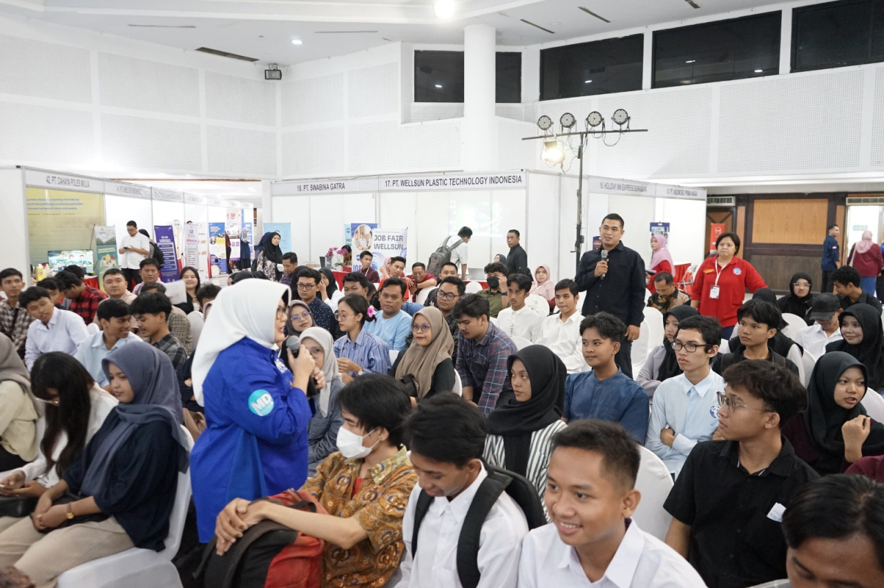 Dinas Perindustrian dan Tenaga Kerja (Disperinaker) Surabaya kembali menggelar "Job Fair & Edu Fair 2025"
