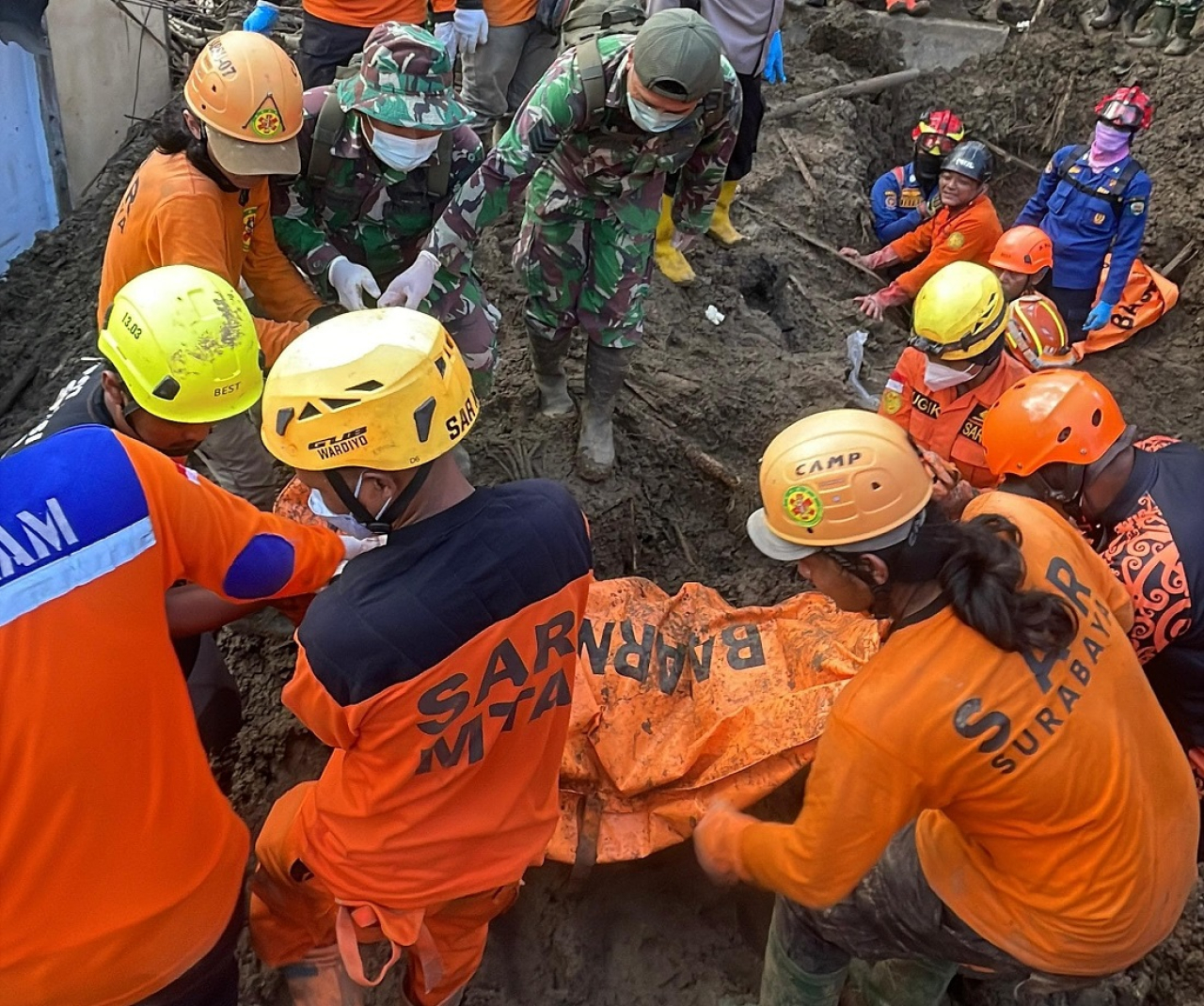 upaya pencarian korban tanah longsor di Dusun Kebonagung, Desa Depok, Kecamatan Bendungan, Kabupaten Trenggalek, Jawa Timur, resmi dihentikan pada Sabtu (24/5)
