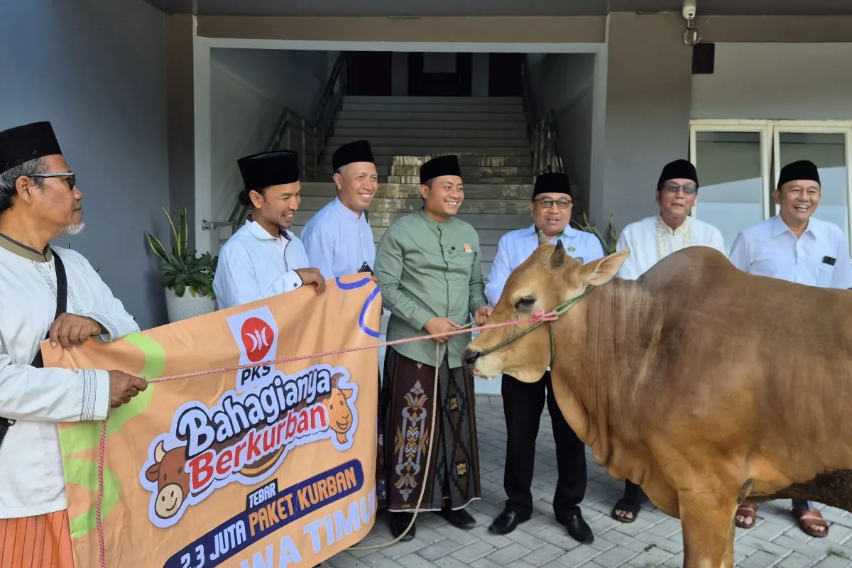 PKS Jatim Serahkan Hewan Kurban ke NU, Muhammadiyah, dan MUI: Merawat Silaturahmi, Meneguhkan Komitmen Kebangsaan