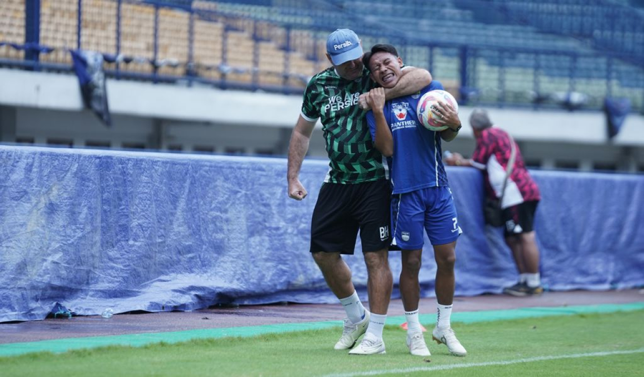elatih PERSIB, Bojan Hodak dan Beckham Putra Nugraha. (PERSIB.co.id/Barly Isham)