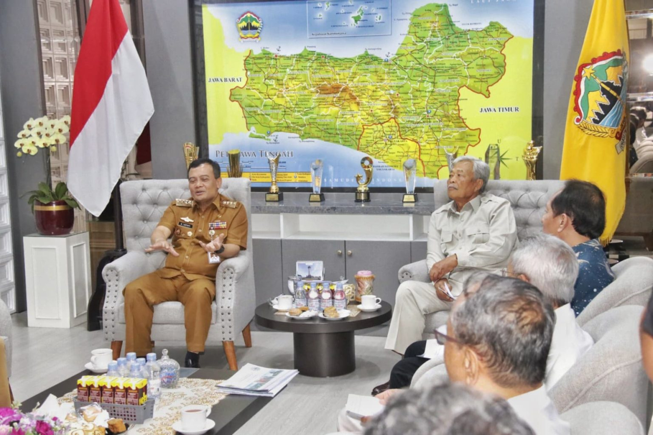 panitia Mendhut Interhash 2026 saat bertemu Gubernur Jawa Tengah Ahmad Luthfi di Semarang, Senin (16/6/2025).