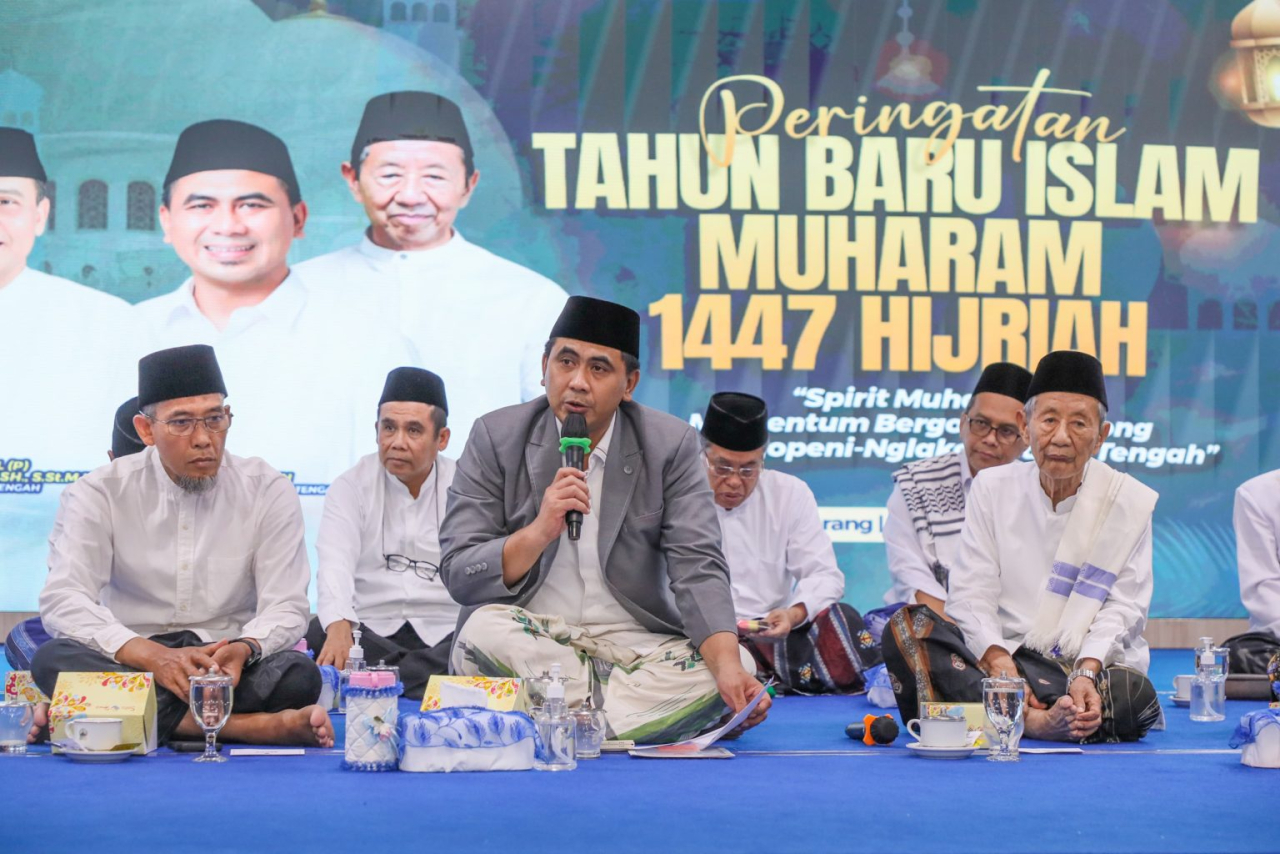 Taj Yasin saat acara Istigasah memperingati tahun baru hijriah di Grhadika Bhakti Praja, Kota Semarang, Kamis (26/6/2025) malam.