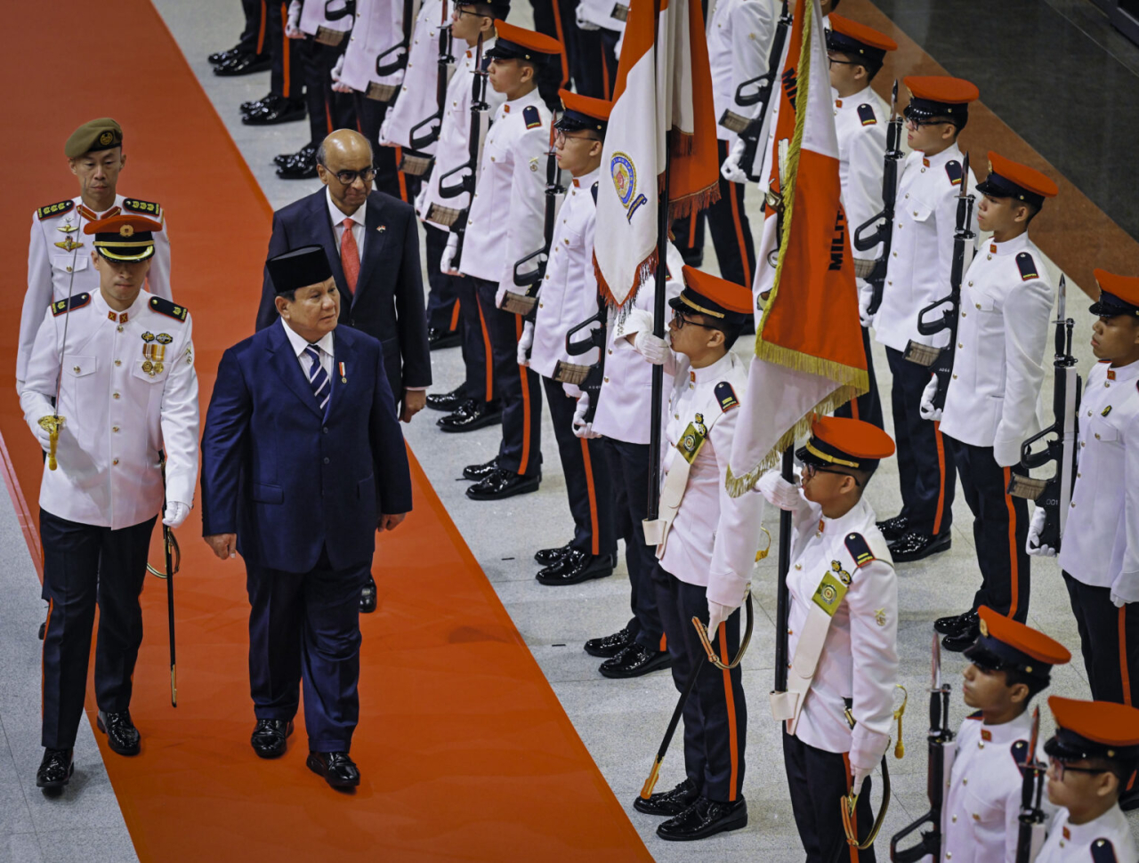 Di Singapura, Presiden Prabowo Mulai Diplomasi Regional Lewat Upacara Kenegaraan yang Hangat