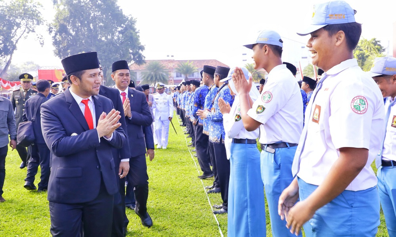 Pelaksana Tugas (Plt.) Gubernur Jawa Timur Emil Elestianto Dardak usai upacara Peringatan Hari Lahir Pancasila Alun-alun Kota Blitar, Senin (2/6/2025)