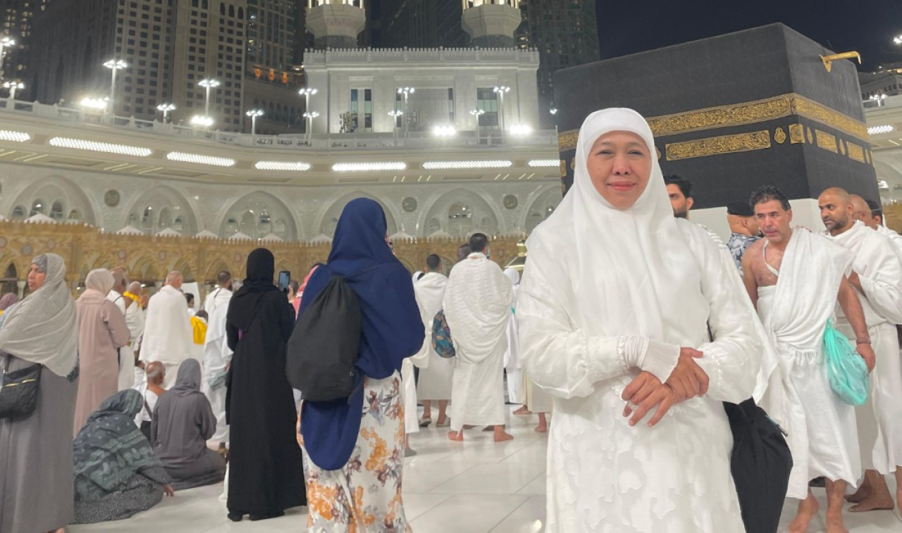 Khofifah Indar Parawansa saat di Masjidil Haram