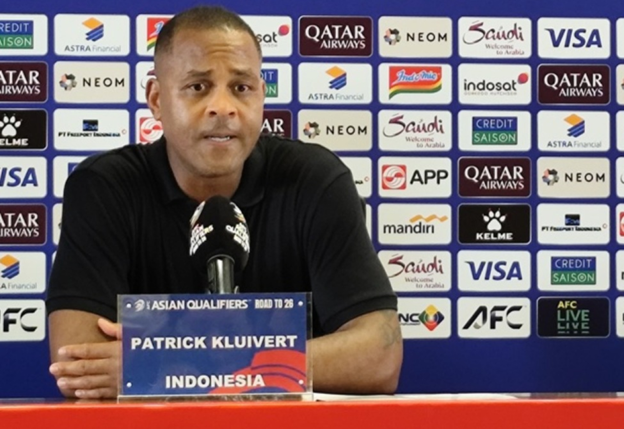 Patrick Kluivert dalam konferensi pers usai laga