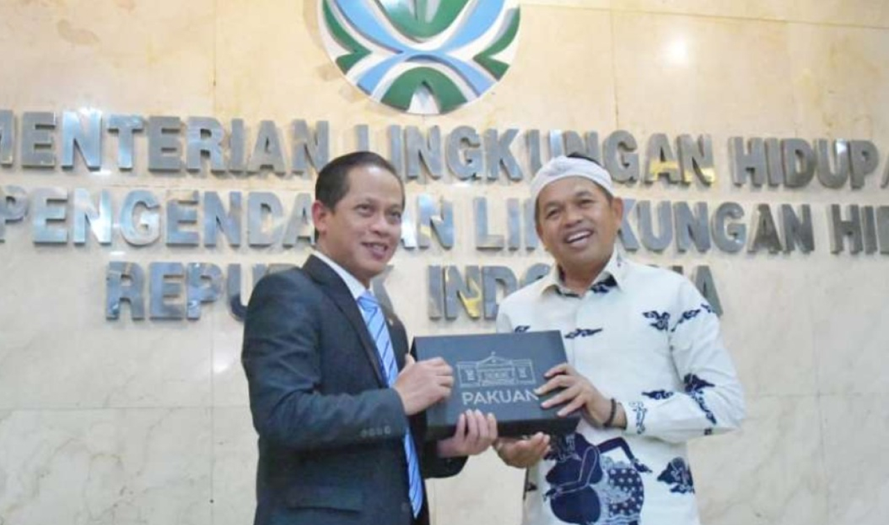 Dedi Mulyadi biasa disapa saat bertemu Menteri Lingkungan Hidup Hanif Faisol, di Kantor Kementerian LH di Jakarta, Selasa (17/6/2025) sore.