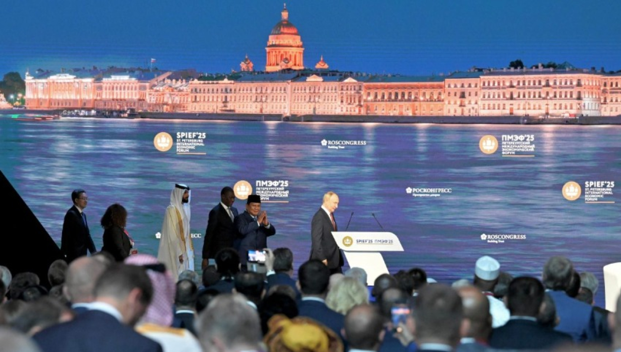 Presiden Prabowo Subianto menghadiri sesi pleno Saint Petersburg International Economic Forum (SPIEF) 2025 di ExpoForum Convention and Exhibition Centre, St. Petersburg, Rusia, pada Jumat, 20 Juni 2025 Foto: BPMI Setpres/Laily Rachev
