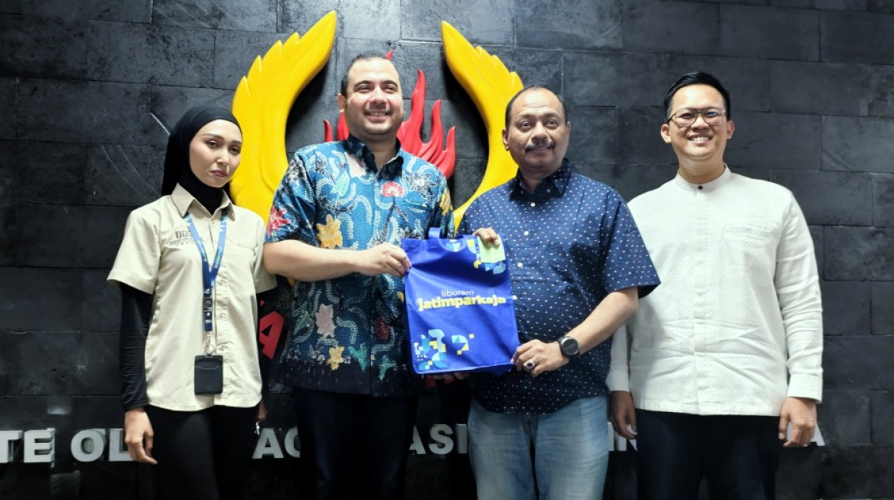 Penyerahan secara simbolis voucher diskon Jatim Park Group dilakukan oleh Ahmad Salim Assegaf, Ketua Umum BPD HIPMI Jawa Timur yang juga mewakili Jatim Park Group, kepada Ketua Umum KONI Jatim M. Nabil