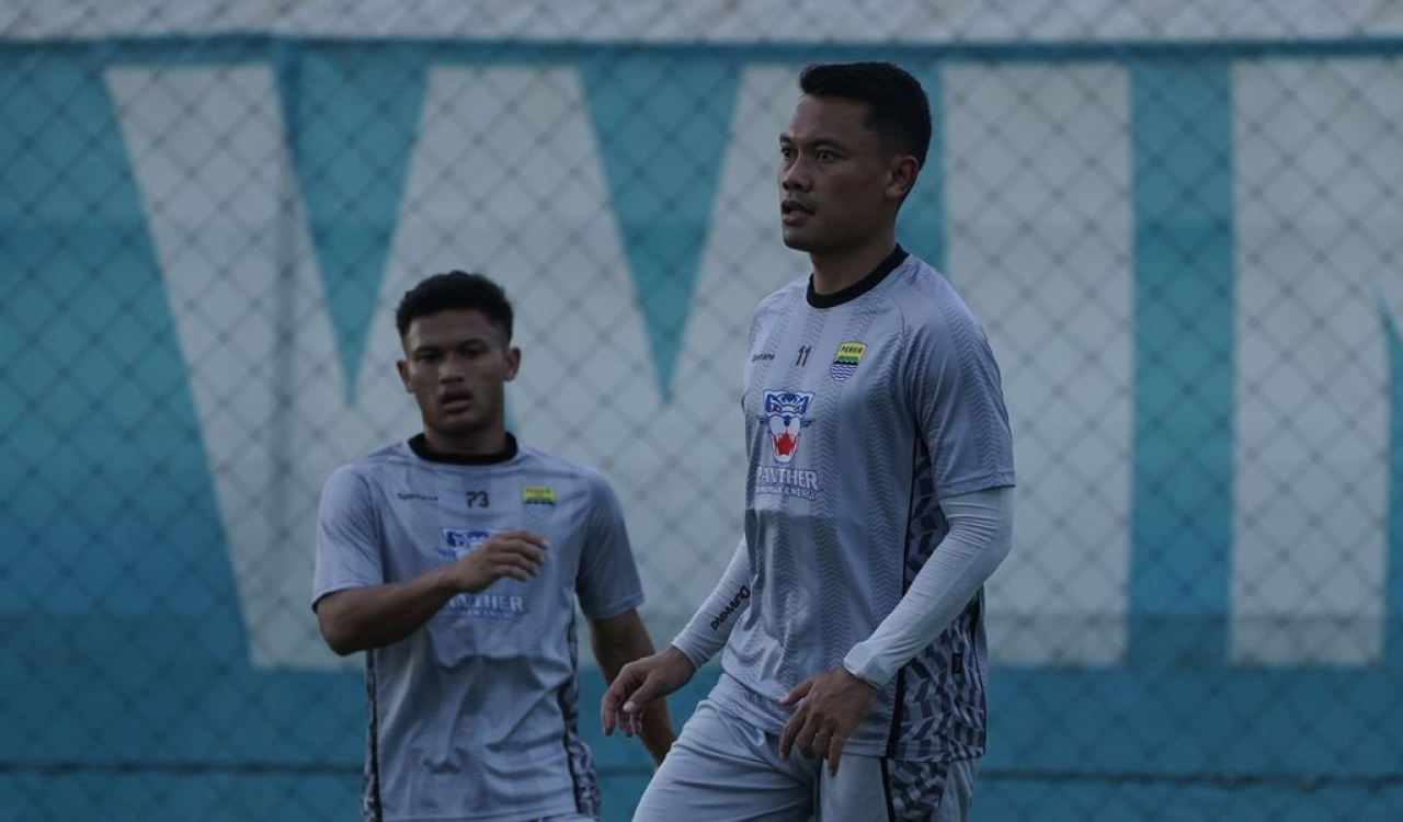 Gelandang PERSIB, Dedi Kusnandar berlatih di Thailand, (PERSIB.co.id/Barly Isham)