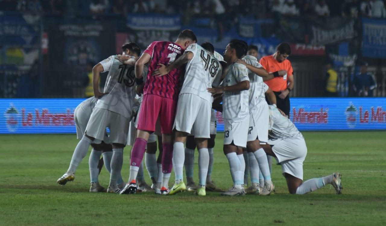 Pemain PERSIB jelang pertandingan melawan Dewa United di Stadion Si Jalak Harupat Kabupaten Bandung, Selasa, 8 Juli 2025. (PERSIB.co.id/Sutanto Nurhadi Permana)