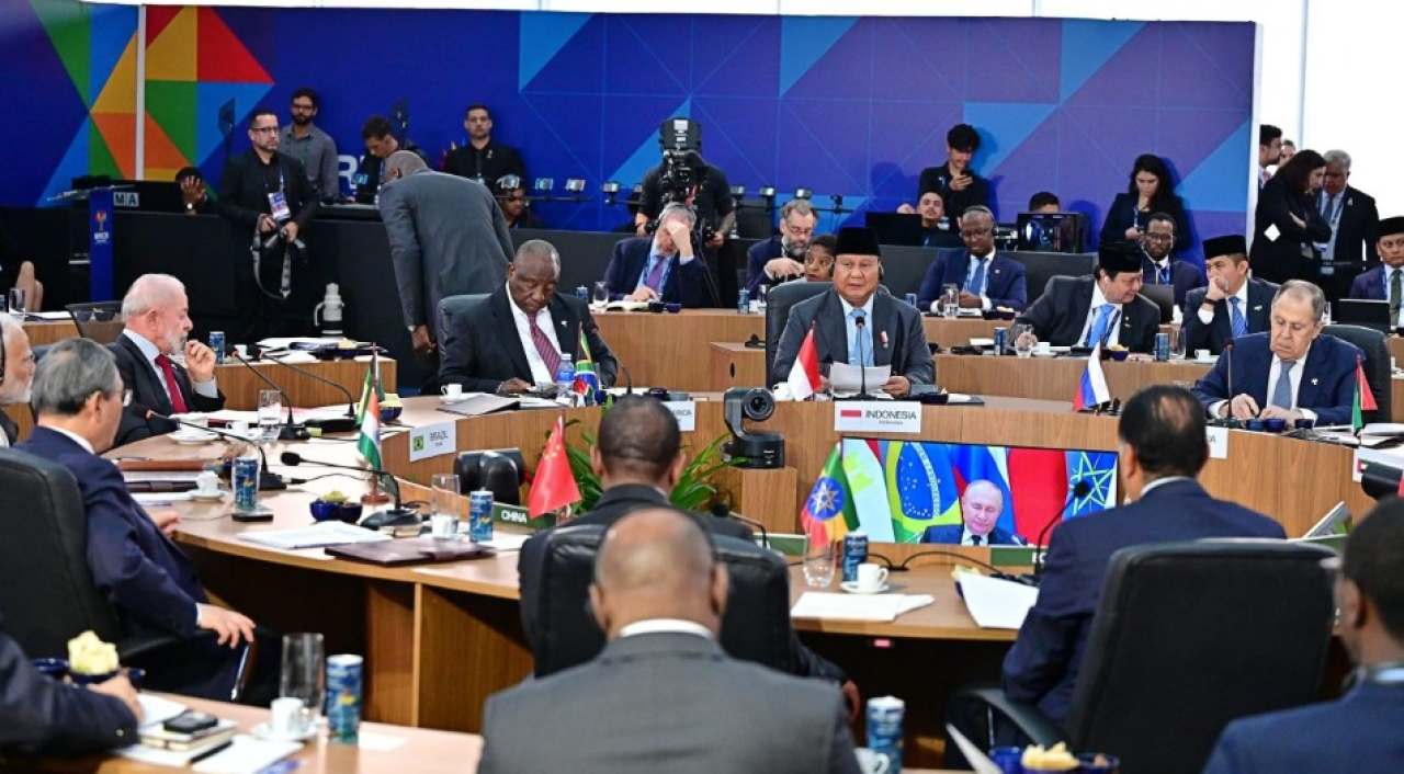 Presiden Prabowo Subianto menghadiri sesi pleno Konferensi Tingkat Tinggi (KTT) BRICS 2025 di Museum of Modern Art (MAM), Rio de Janeiro, Brasil, pada Minggu, 6 Juli 2025. Foto: BPMI Setpres/Muchlis Jr