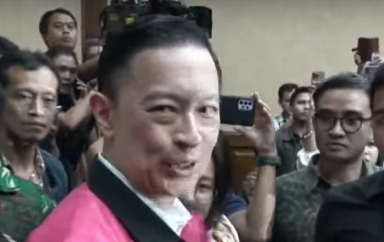 Mantan Menteri Perdagangan Thomas Trikasih Lembong alias Tom Lembong dalam persidangan di Pengadilan Tipikor Jakarta, Jumat (18/7)