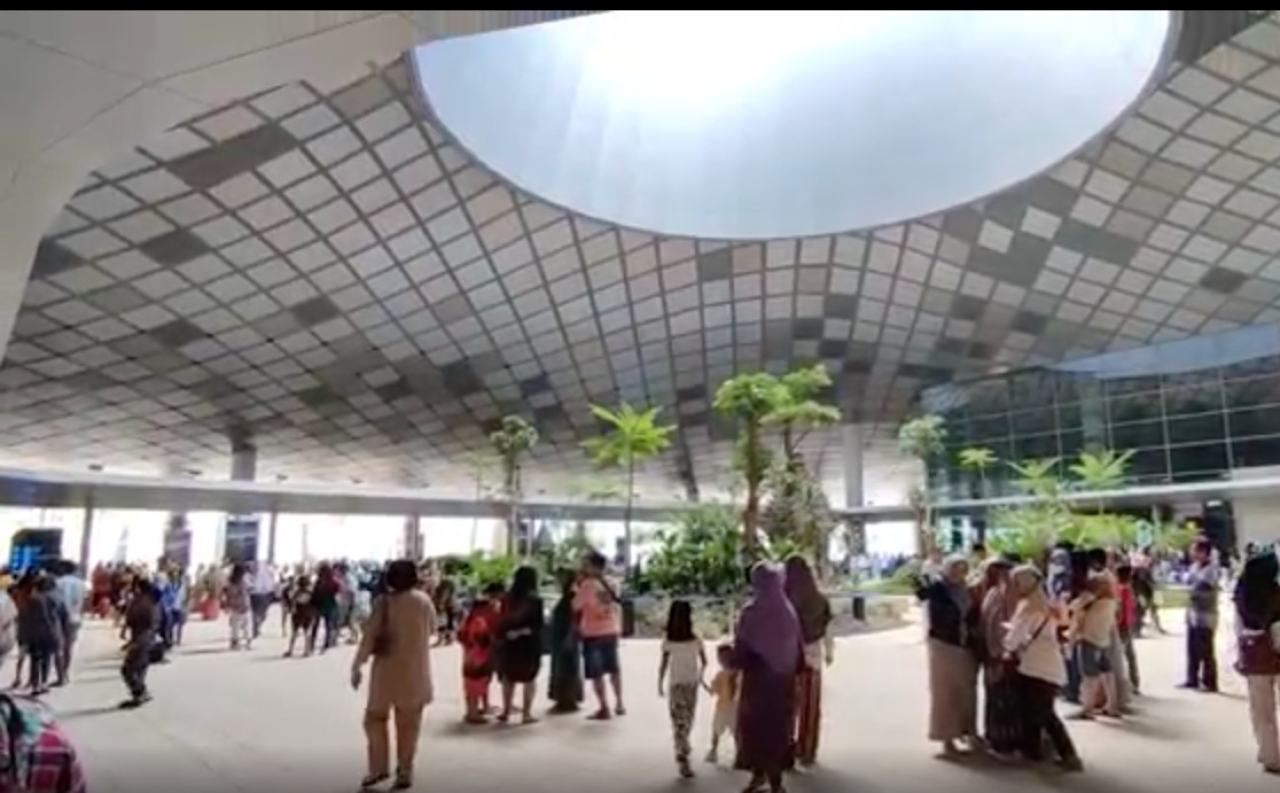 rencana strategis untuk menjadikan Bandara Dhoho sebagai alternatif keberangkatan umrah bagi warga Jawa Timur dan sekitarnya.