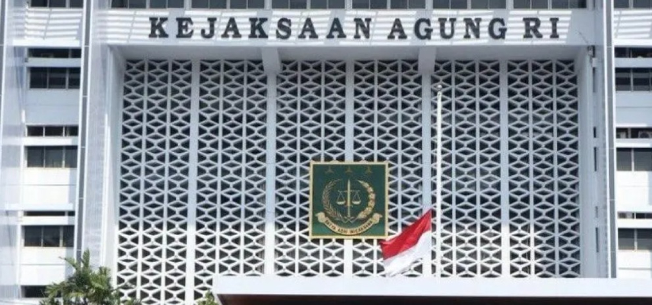 Kejaksaan Agung (Kejagung)  memanggil mantan Mendikbud Nadiem Makarim untuk diperiksa sebagai saksi di kasus korupsi Program Digitalisasi Pendidikan periode 2019-2022.