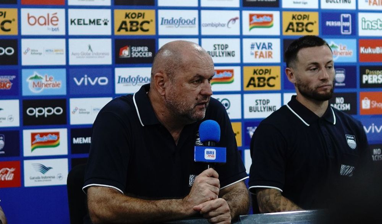 PERSIB Siap Tempur Hadapi Semen Padang: Bojan Hodak Targetkan Kemenangan di Laga Pembuka