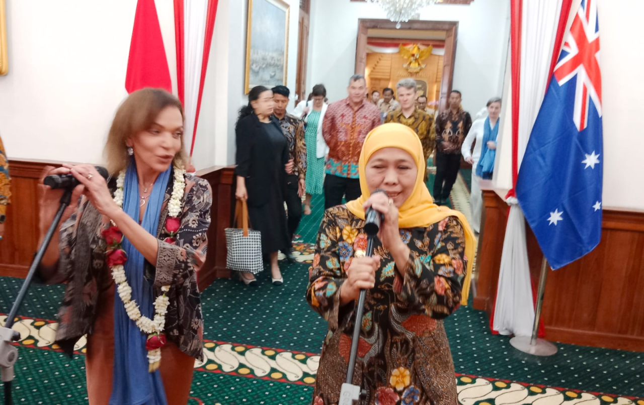 Gubernur Jatim Khofifah usai melakukan pertemuan dengan Menteri Pembangunan Internasional, Multikulturaliame dan UKM Australia
