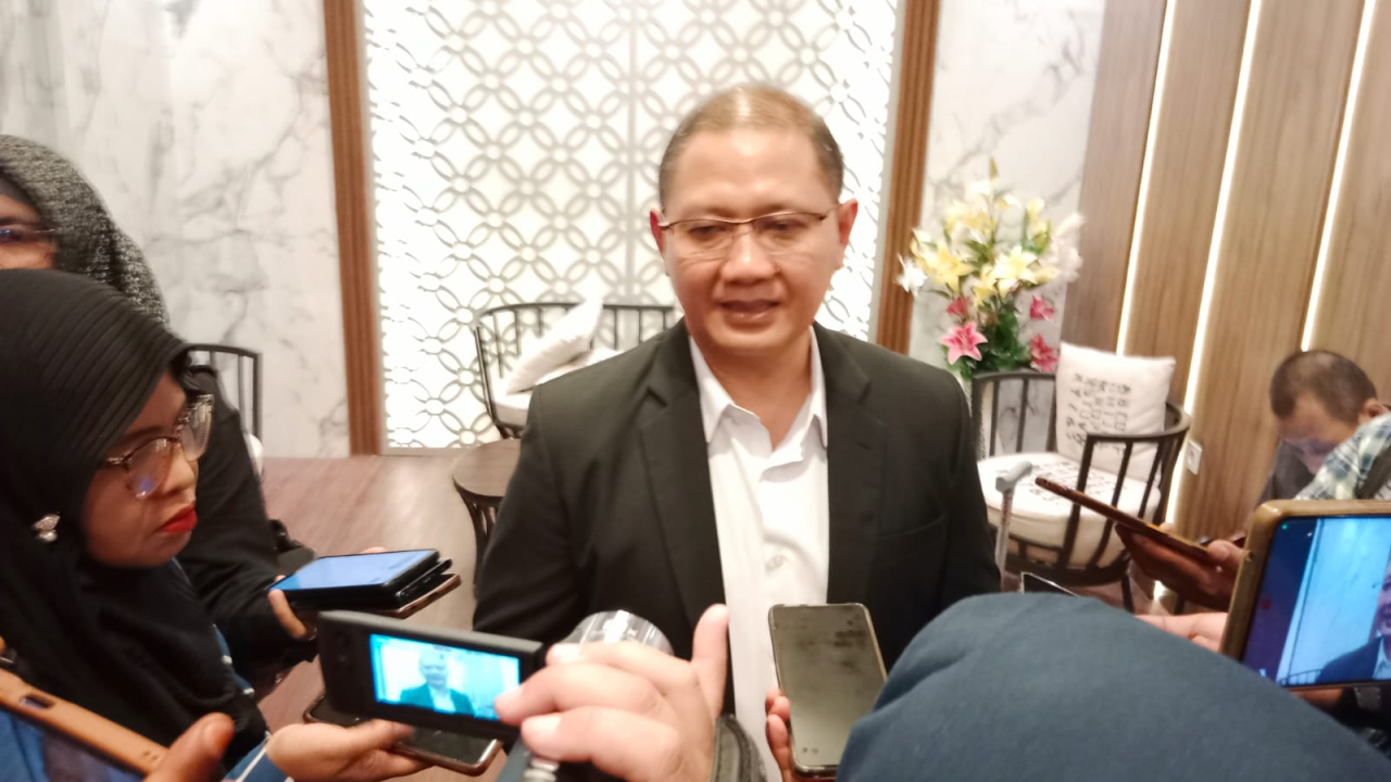 Kepala Dindik Jatim, Aries Agung Paewai