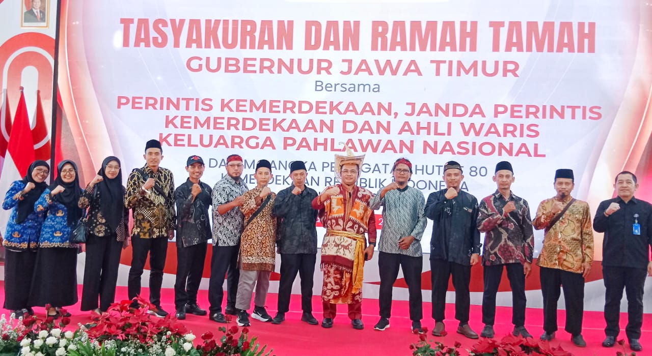Pemerintah Provinsi Jawa Timur mengundang langsung 10 mantan narapidana teroris (napiter) untuk tasyakuran dan ramah tamah bersama Gubernur Jawa Timur, janda perintis kemerdekaan, serta ahli waris keluarga pahlawan nasional.
