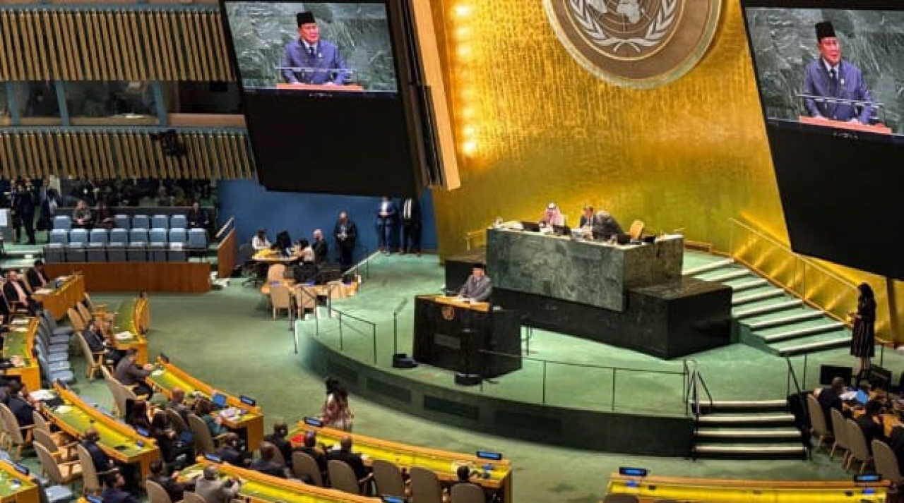 Presiden Republik Indonesia, Prabowo Subianto menyampaikan pidato Konferensi Internasional Tingkat Tinggi untuk Penyelesaian Damai atas Masalah Palestina dan Implementasi Solusi Dua Negara yang digelar di Gedung Majelis Umum Perserikatan Bangsa-Bangsa (PB