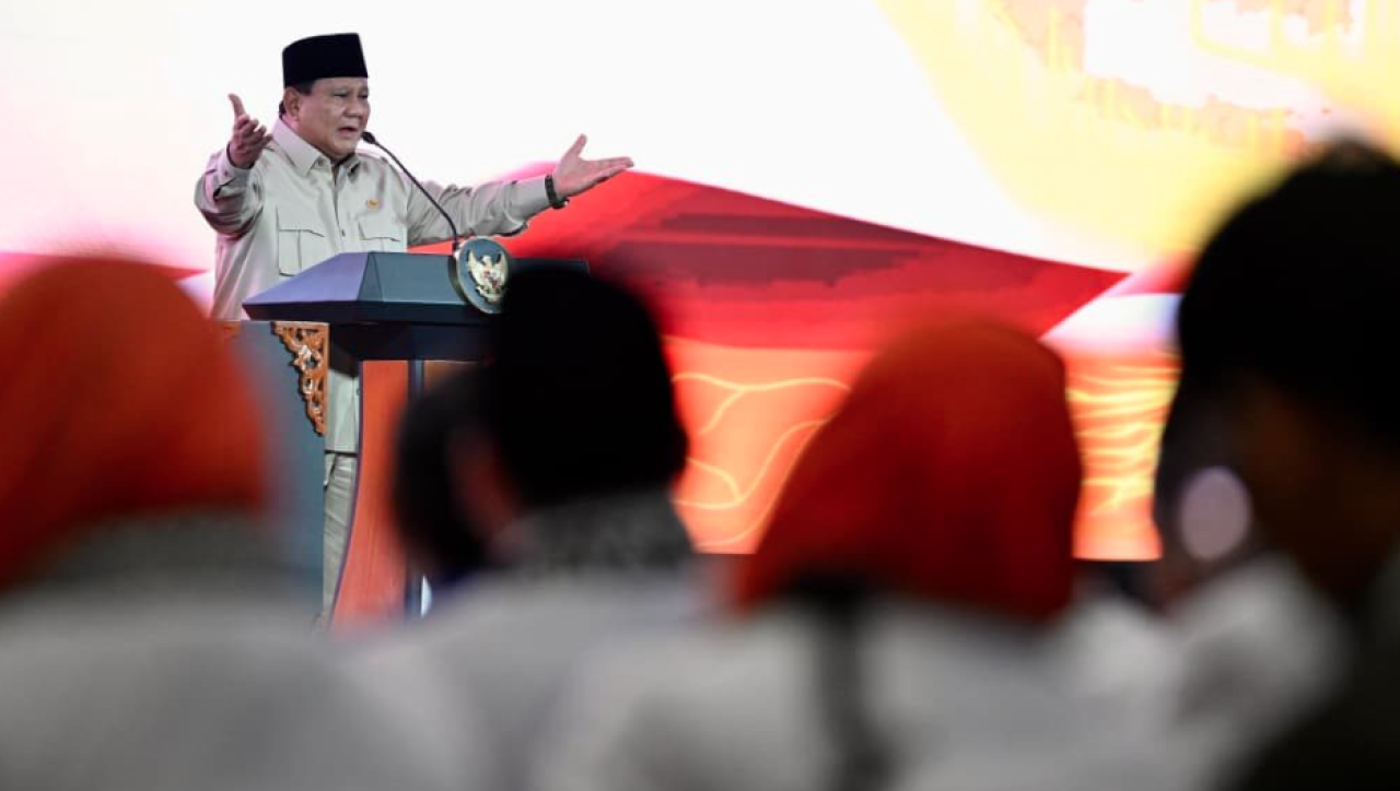 Presiden Prabowo Subianto memberikan sambutan pada acara Peresmian Penutupan Musyawarah Nasional (Munas) VI Partai Keadilan Sejahtera (PKS) Tahun 2025 di Golden Ballroom, The Sultan Hotel, Jakarta, pada Senin, 29 September 2025. Foto: BPMI Setpres/Cahyo