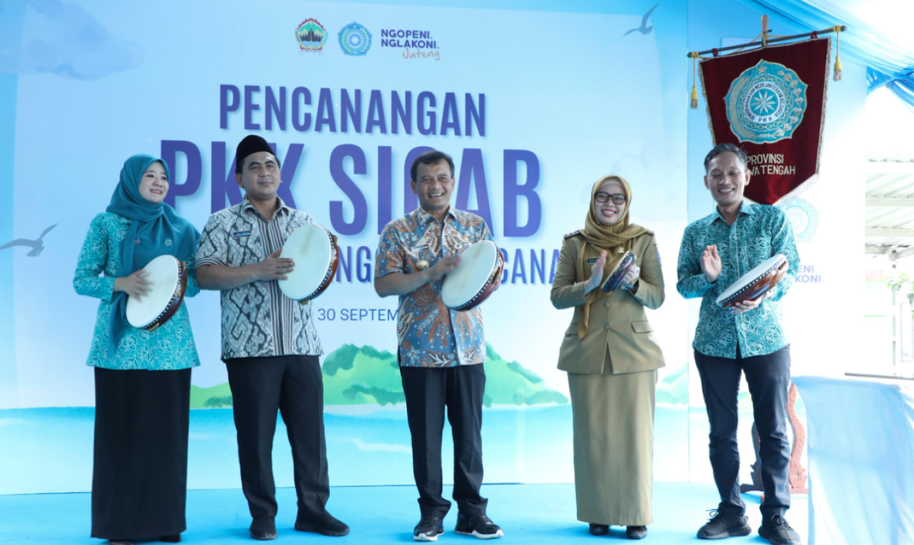 Tim Penggerak (TP) PKK Provinsi Jawa Tengah meluncurkan program PKK Sigap (Siaga dan Tanggap Bencana) di Desa Banjarsari, Kecamatan Sayung, Kabupaten Demak, Selasa (3
