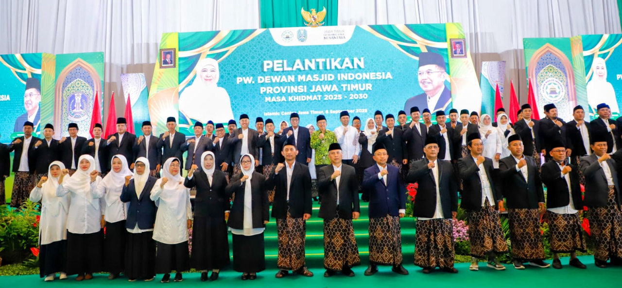 peringatan Maulid Nabi Muhammad SAW 1447 Hijriyah, peluncuran dua kitab karya ulama internasional, As-Syeikh Prof. Dr. Muhammad Fadhil Al Jailani dan pelantikan PW DMI Jawa Timur