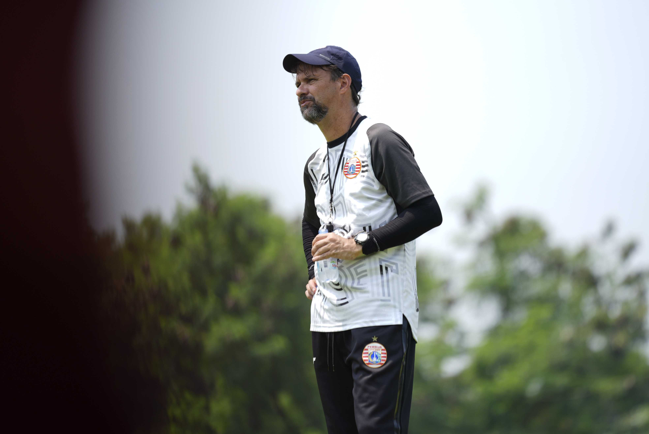 pelatih Mauricio Souza