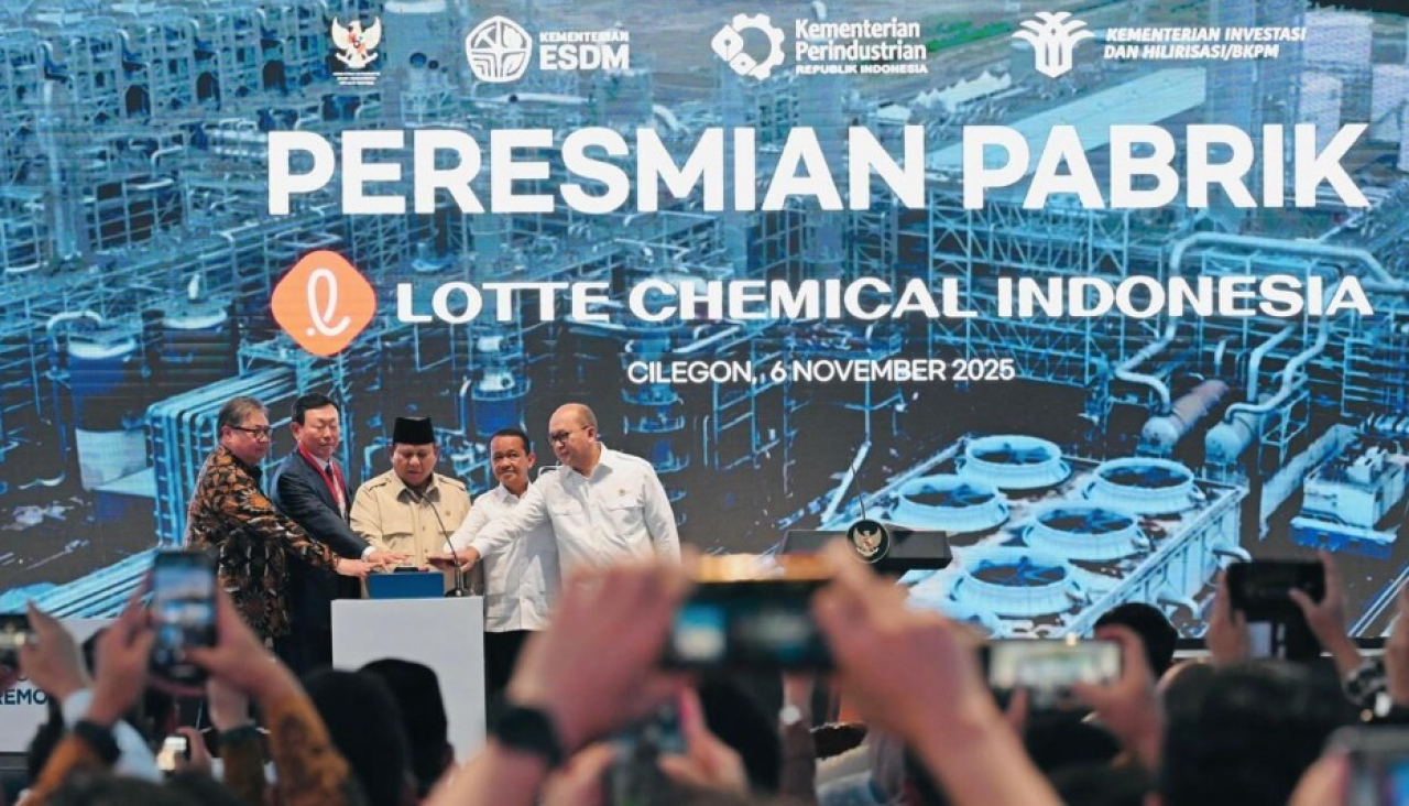 Prabowo Resmikan Pabrik Lotte Chemical di Cilegon: Tonggak Hilirisasi Petrokimia Nasional