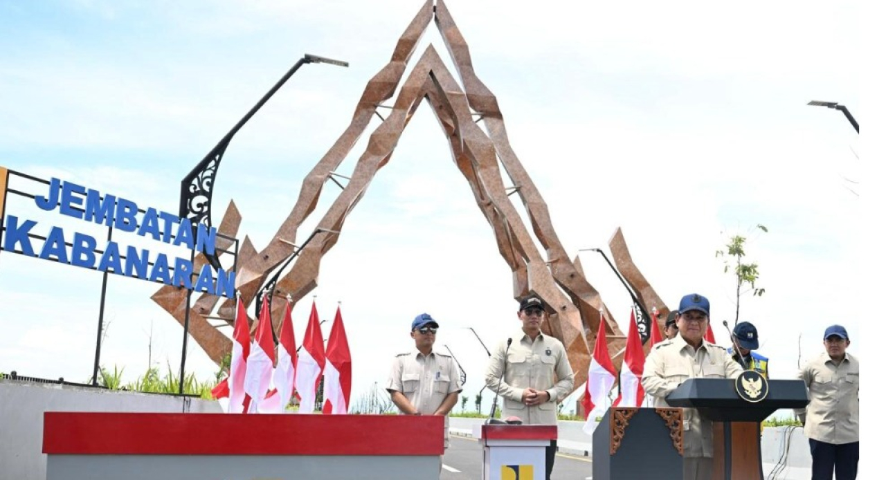 Presiden Prabowo Subianto meresmikan Jembatan Kabanaran di Kabupaten Bantul, Provinsi Daerah Istimewa Yogyakarta, pada Rabu, 19 November 2025. Foto: BPMI Setpres/Cahyo