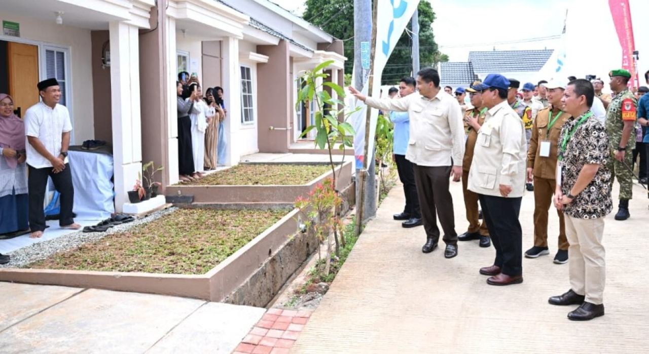 Prabowo Hadiri Akad Massal 50 Ribu KPR FLPP, Tegaskan Negara Hadir untuk Rumah Rakyat