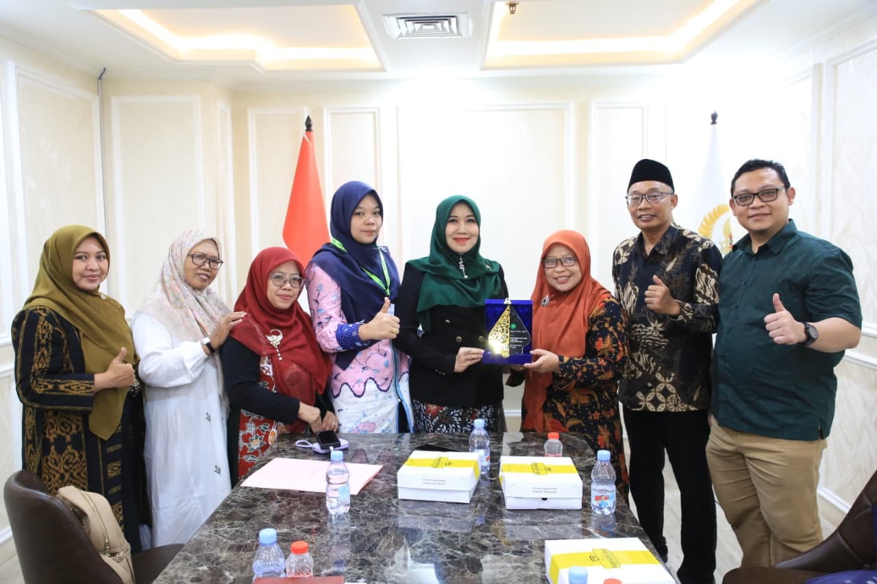 Diskusi Pendidikan di Senayan, Lia Istifhama Apresiasi Inisiatif Kepala Sekolah Khadijah