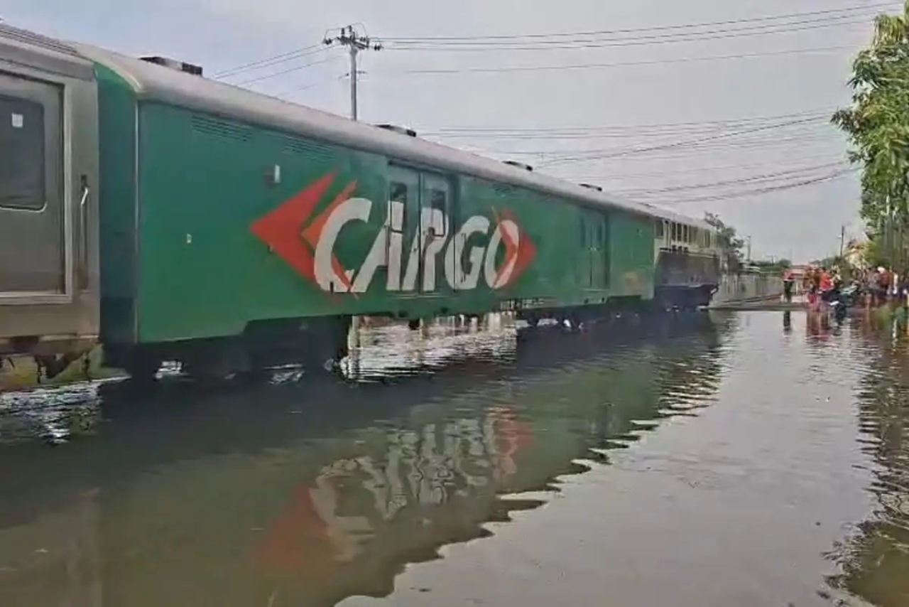 Potret kondisi jalur kereta api di Kabupaten Pekalongan terendam banjir. Sabtu (17/1/2026). (Dok. KAI Daop 4 Semarang)