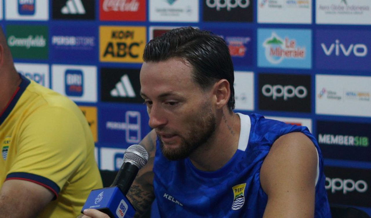 Gelandang PERSIB, Marc Klok