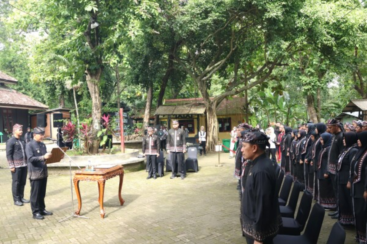 Bupati Bojonegoro Lantik Ratusan Pejabat di Lokasi Wisata Kayangan Api, Simbol Nyala Semangat Layanan Publik